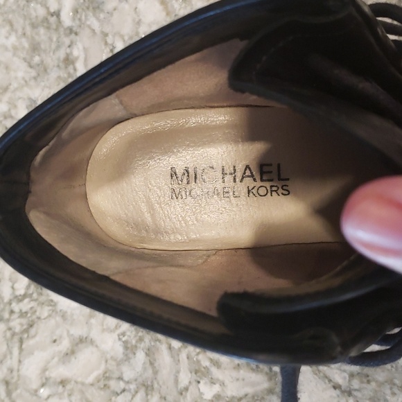 MICHAEL Michael Kors Rory heeled soft leather tie boot - Picture 9 of 10